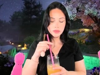 Webcam brunette solo masturbation